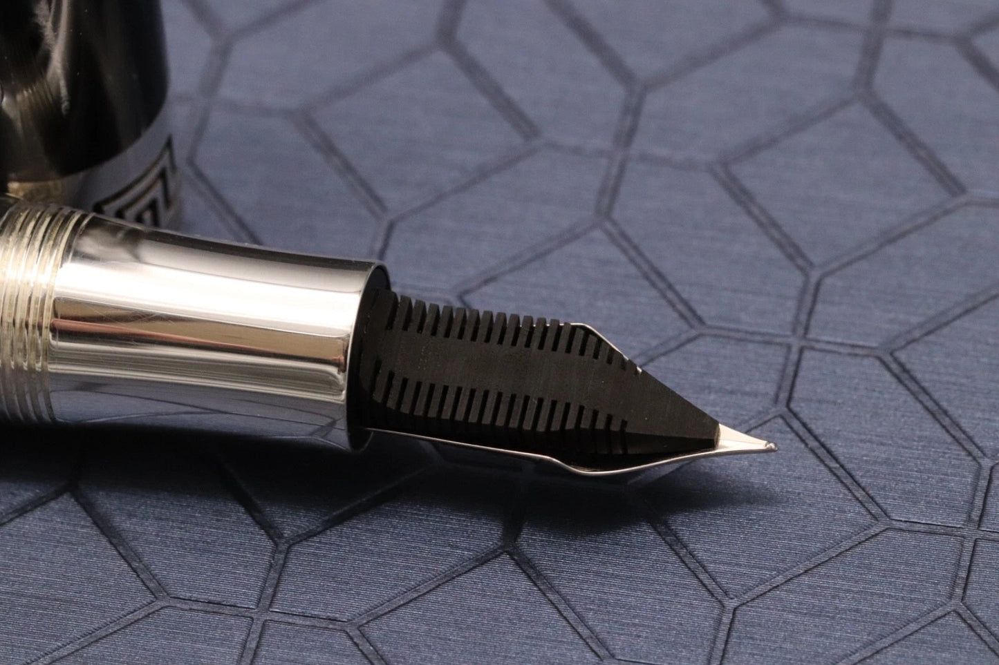 Montegrappa Extra 1930 Black White Celluloid Fountain Pen - EF Nib image 5