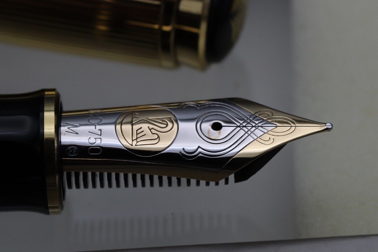 Pelikan Souveran M1050 Vermeil Black Fountain Pen - PF Marked Nib image 2