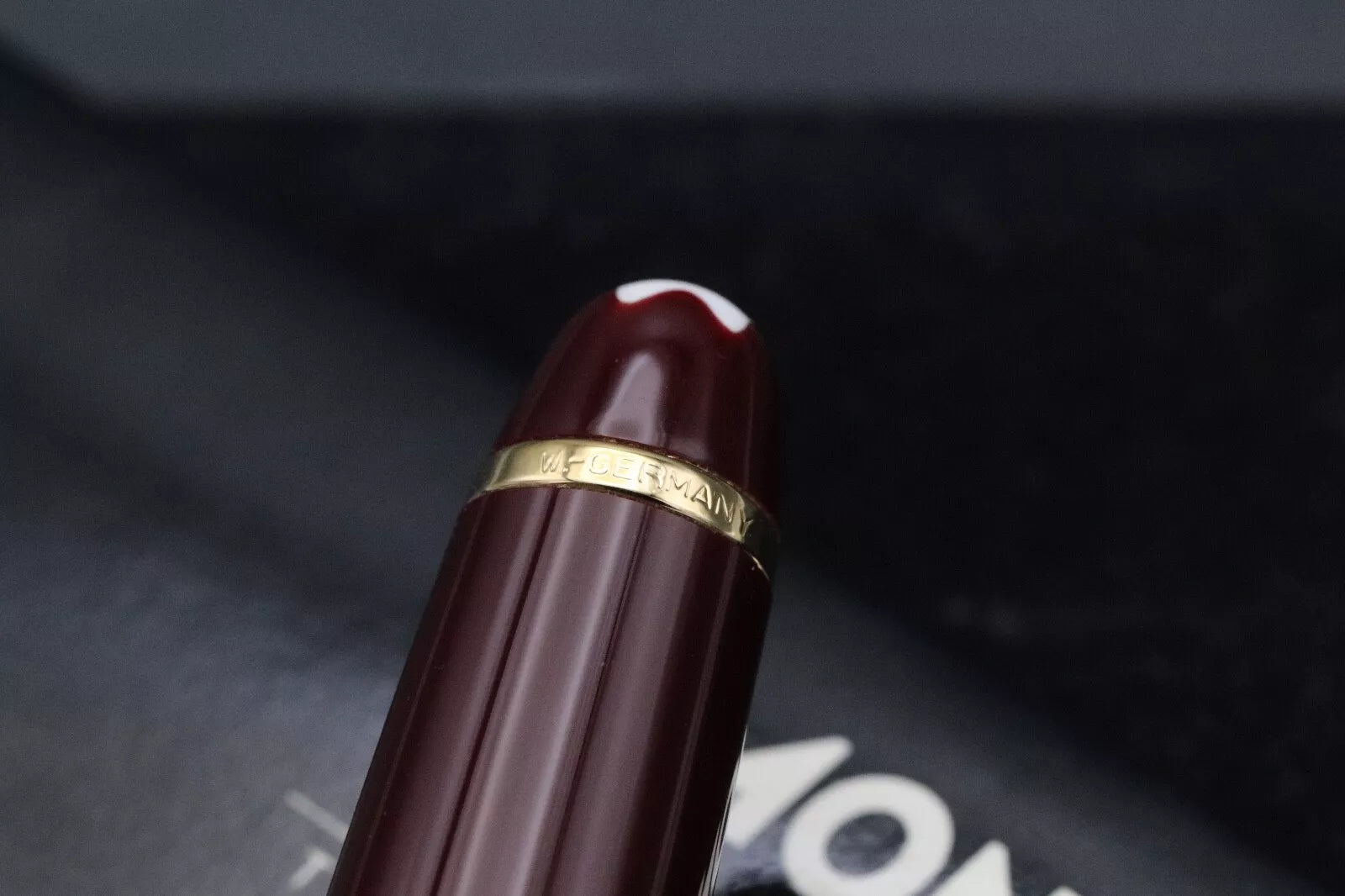Montblanc Meisterstuck 144 Classique Bordeaux (Black Section) Fountain Pen image 5