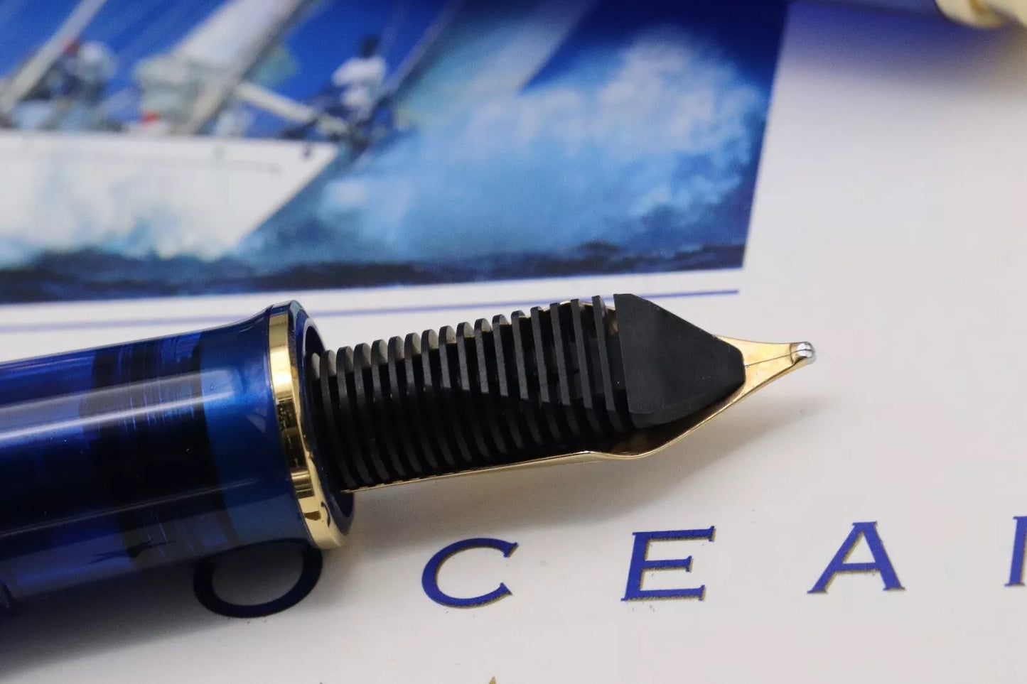 Pelikan M800 Blue Ocean Limited Edition Fountain Pen - Broad PF Nib image 5