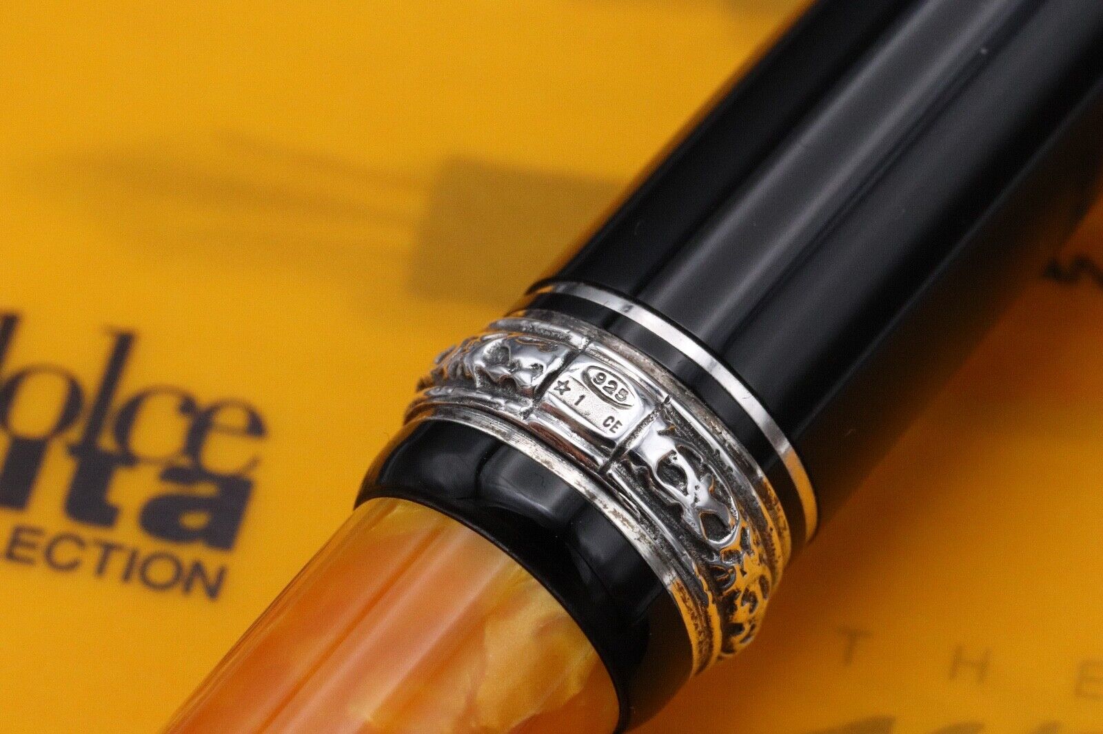 Delta Dolcevita Mini Fountain Pen - 18k Medium Nib image 4