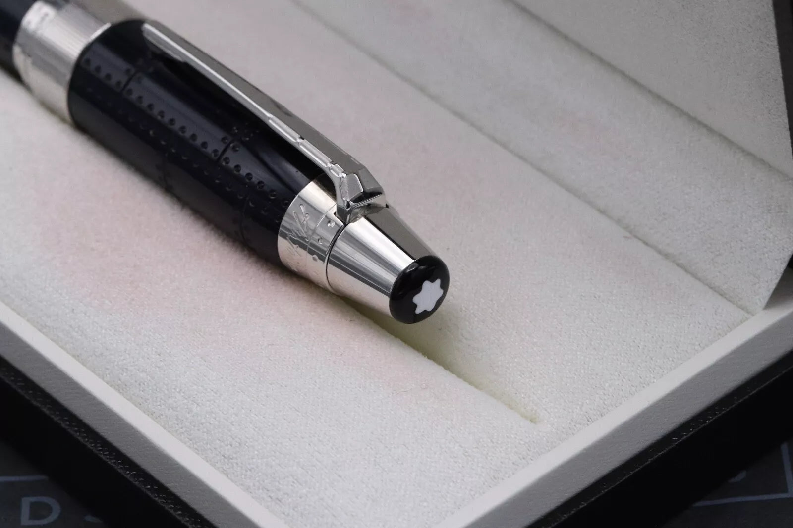 Montblanc Writers Edition Antoine de Saint-Exupery Fountain Pen image 10