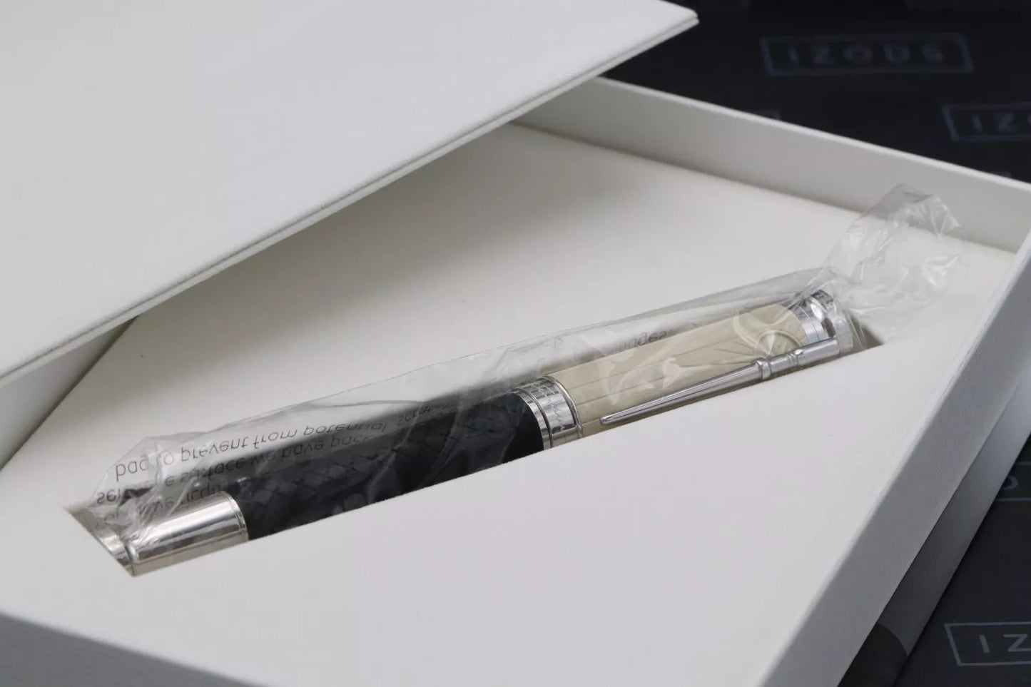 Montblanc Writers Edition Robert Louis Stevenson Fountain Pen - UNUSED image 8