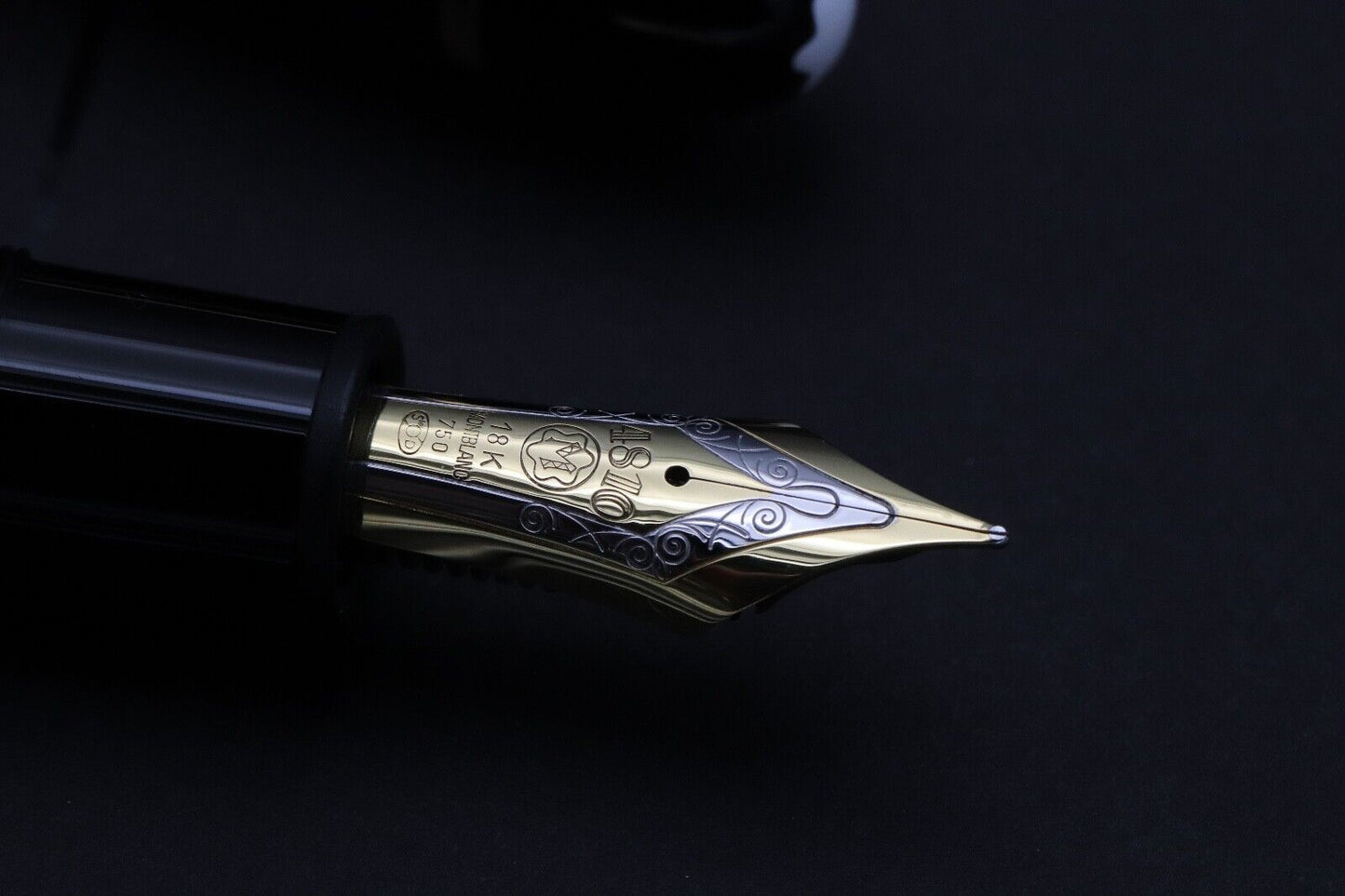Montblanc Meisterstuck Gold-Coated 149 Fountain Pen image 2