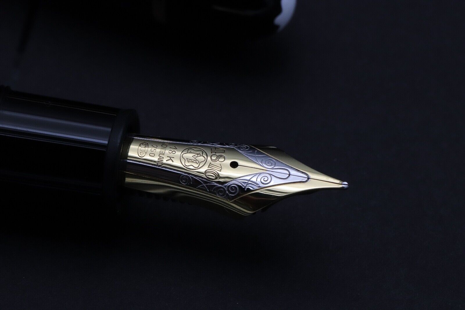 Montblanc Meisterstuck Gold-Coated 149 Fountain Pen image 2