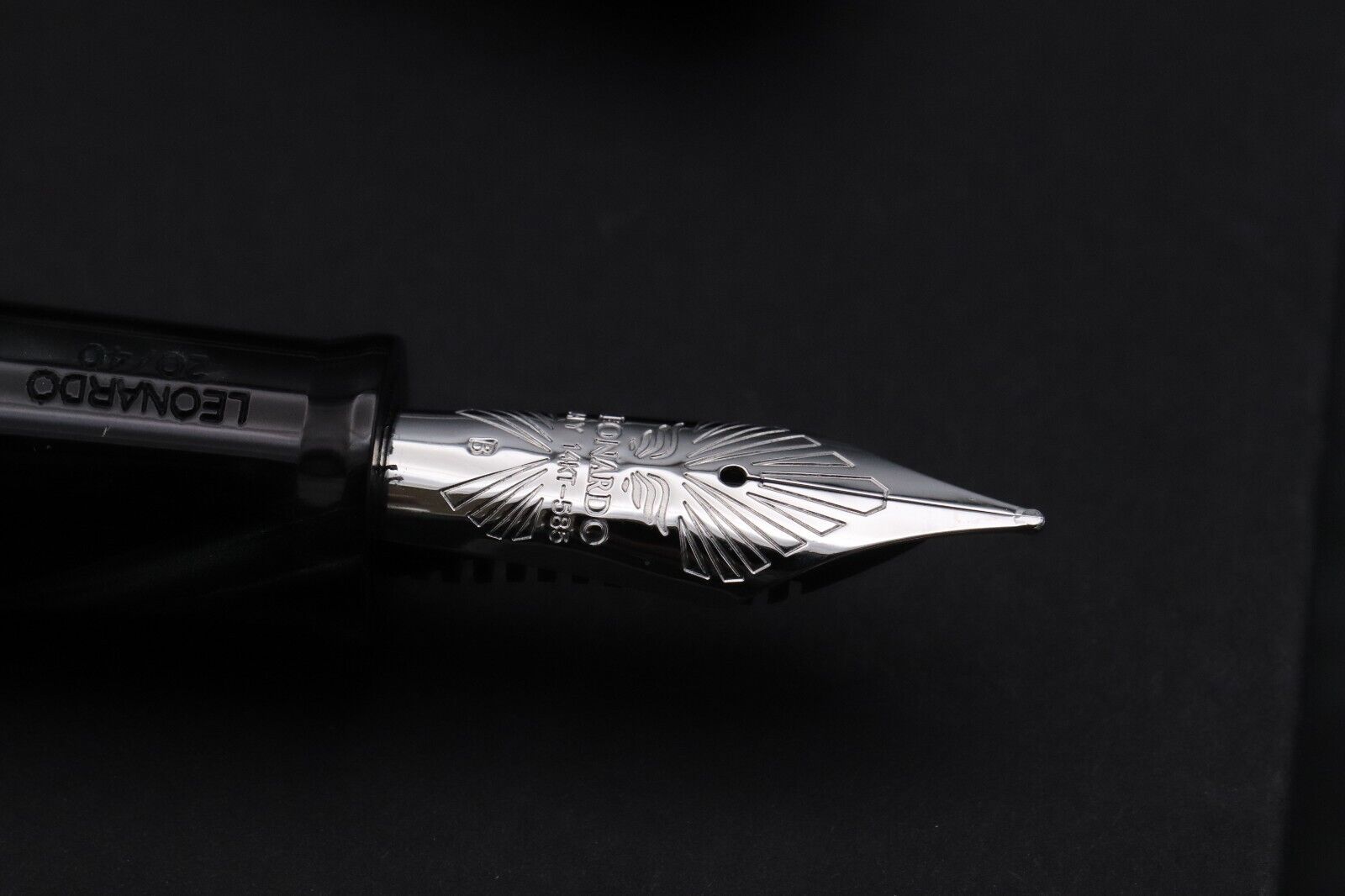 Leonardo Gioiellino Lever Filler Pearl Grey Celluloid Fountain Pen – Broad Nib image 2