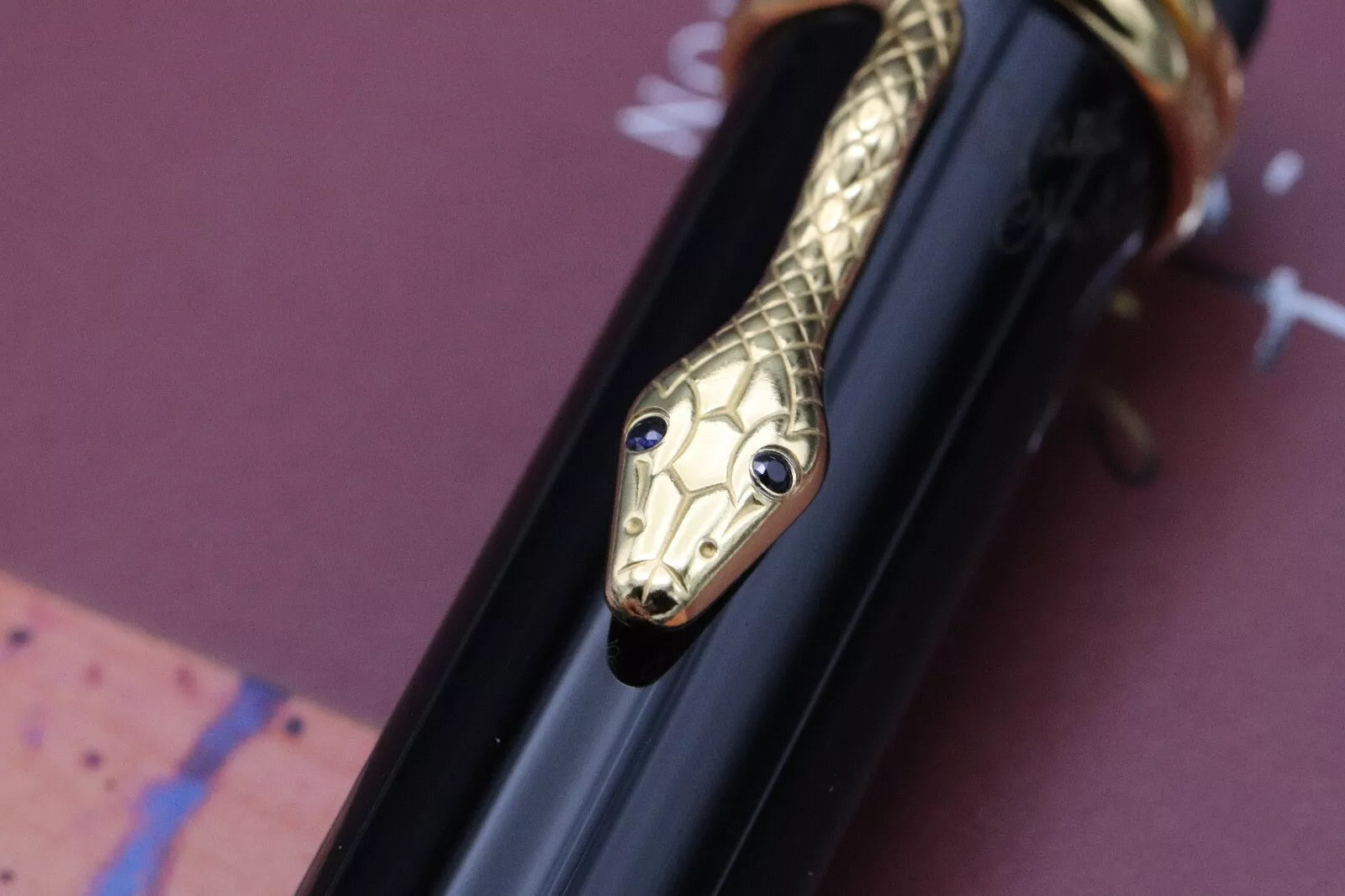 Montblanc Writers Edition Agatha Christie Vermeil Fountain Pen - UNUSED image 5