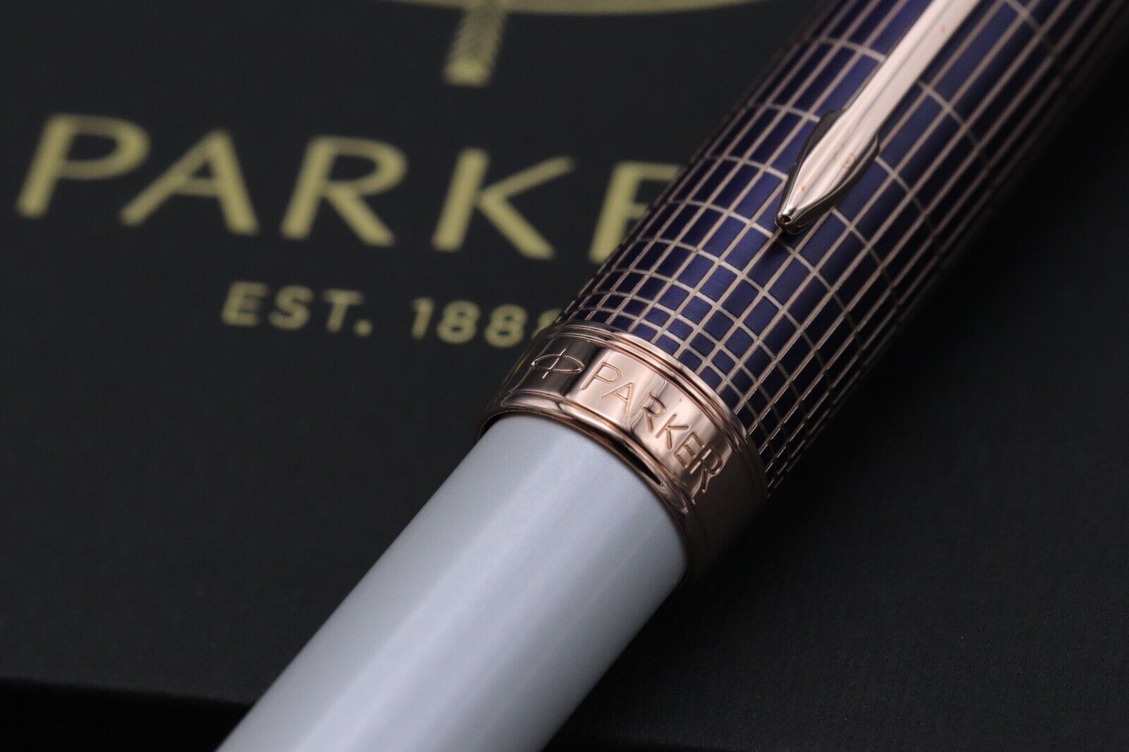 Parker Sonnet Contort Cisele Purple Special Edition Fountain Pen image 4