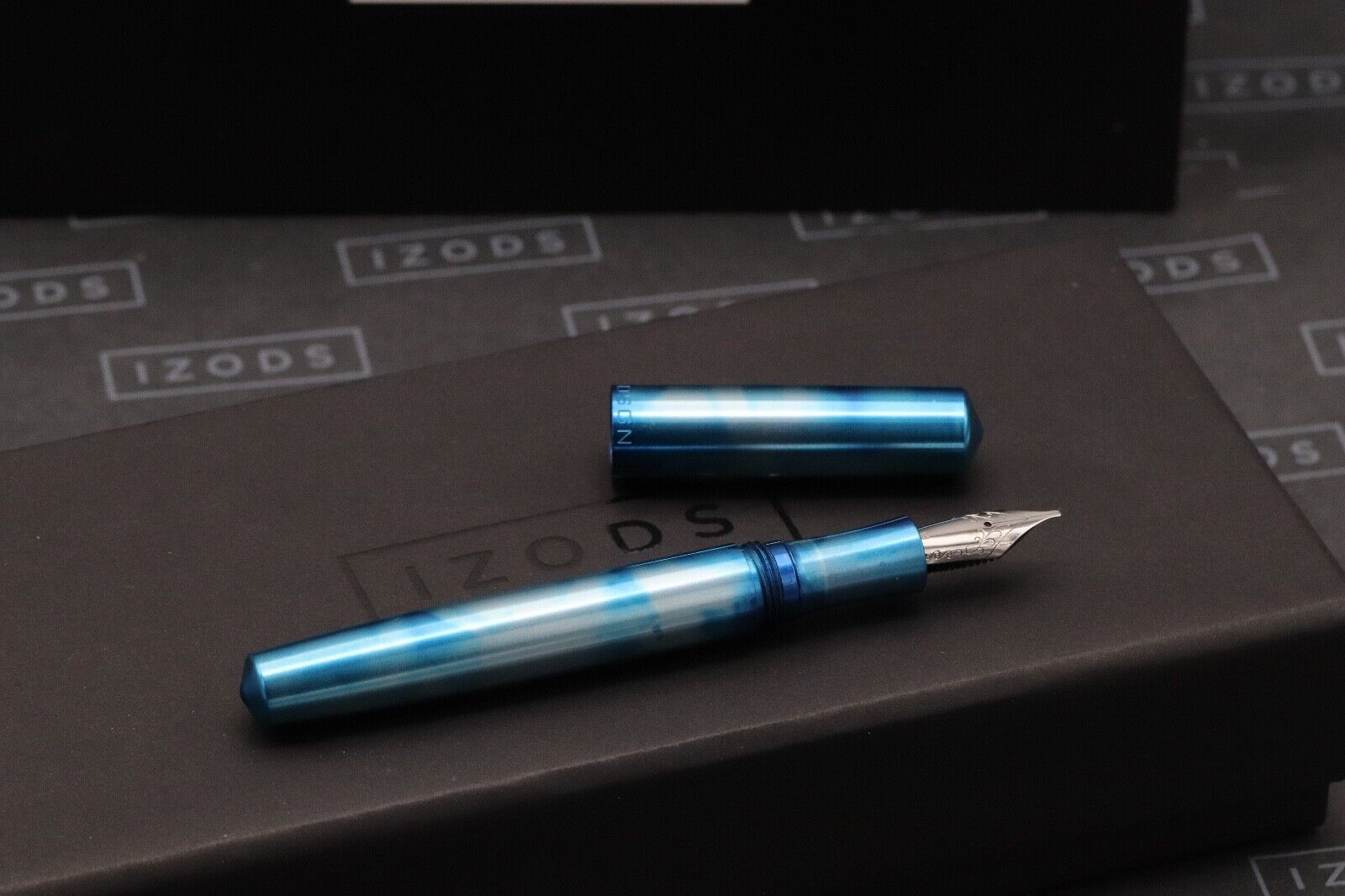 Schon DSGN Full Size Glacier Ice Fountain Pen - Stub Nib image 1