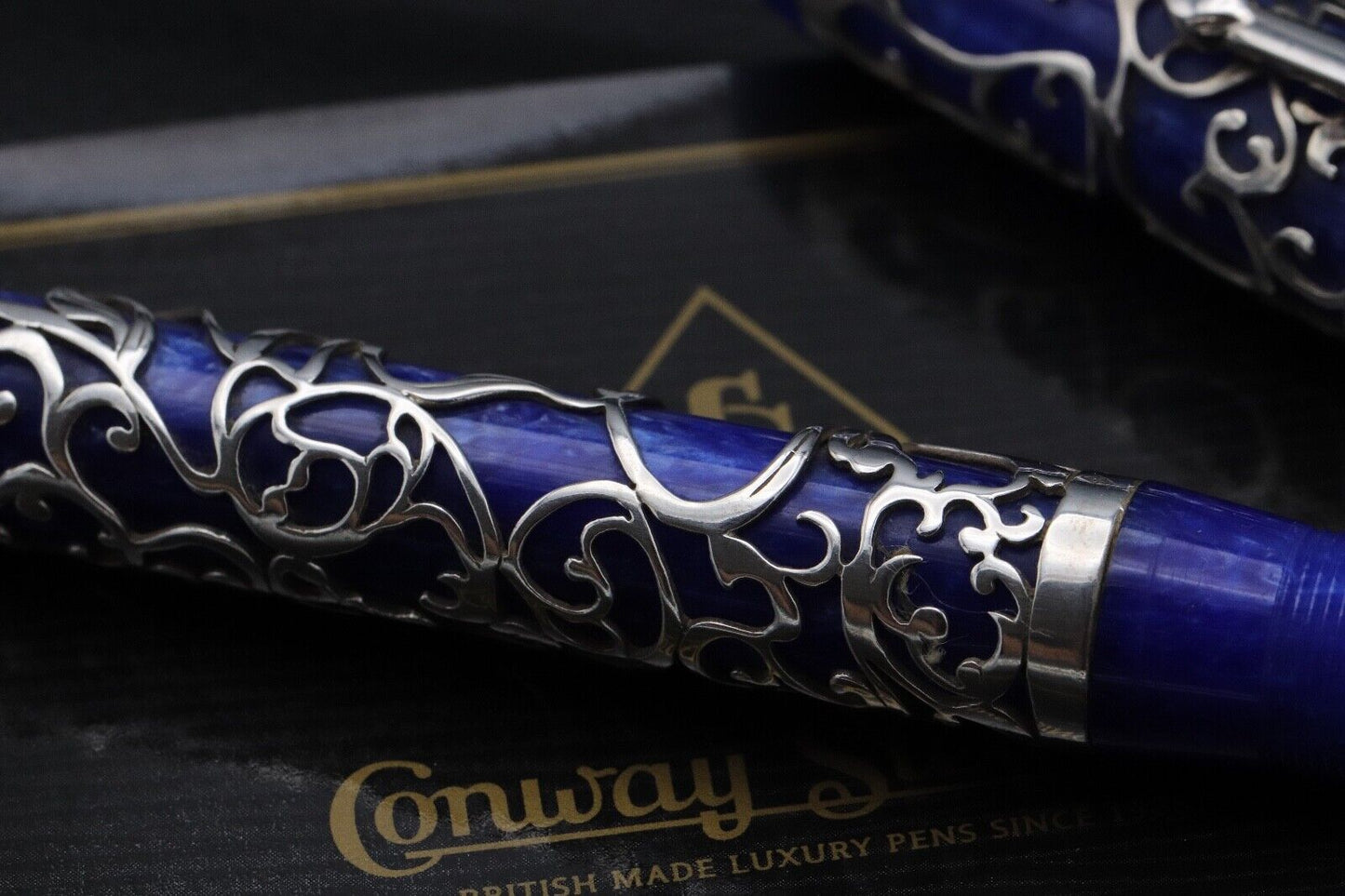 Conway Stewart Chatsworth Simpole Silver Blue LE25 Fountain Pen - UNUSED image 3