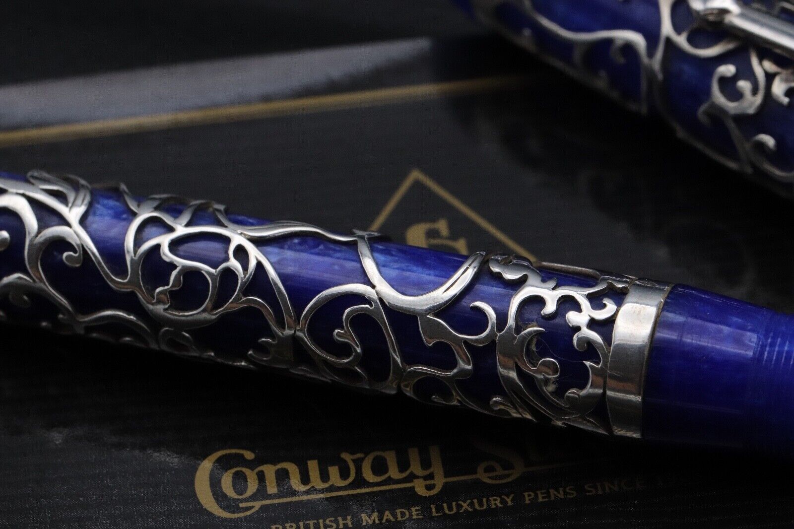 Conway Stewart Chatsworth Simpole Silver Blue LE25 Fountain Pen - UNUSED image 3