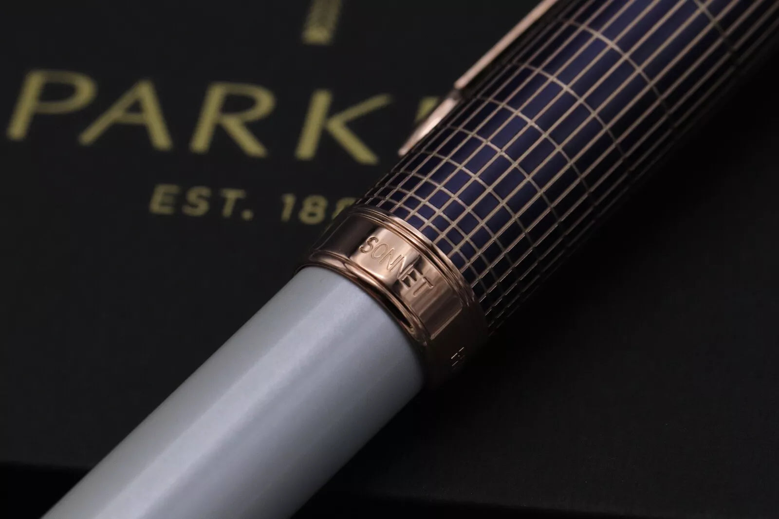 Parker Sonnet Contort Cisele Purple Special Edition Fountain Pen image 5