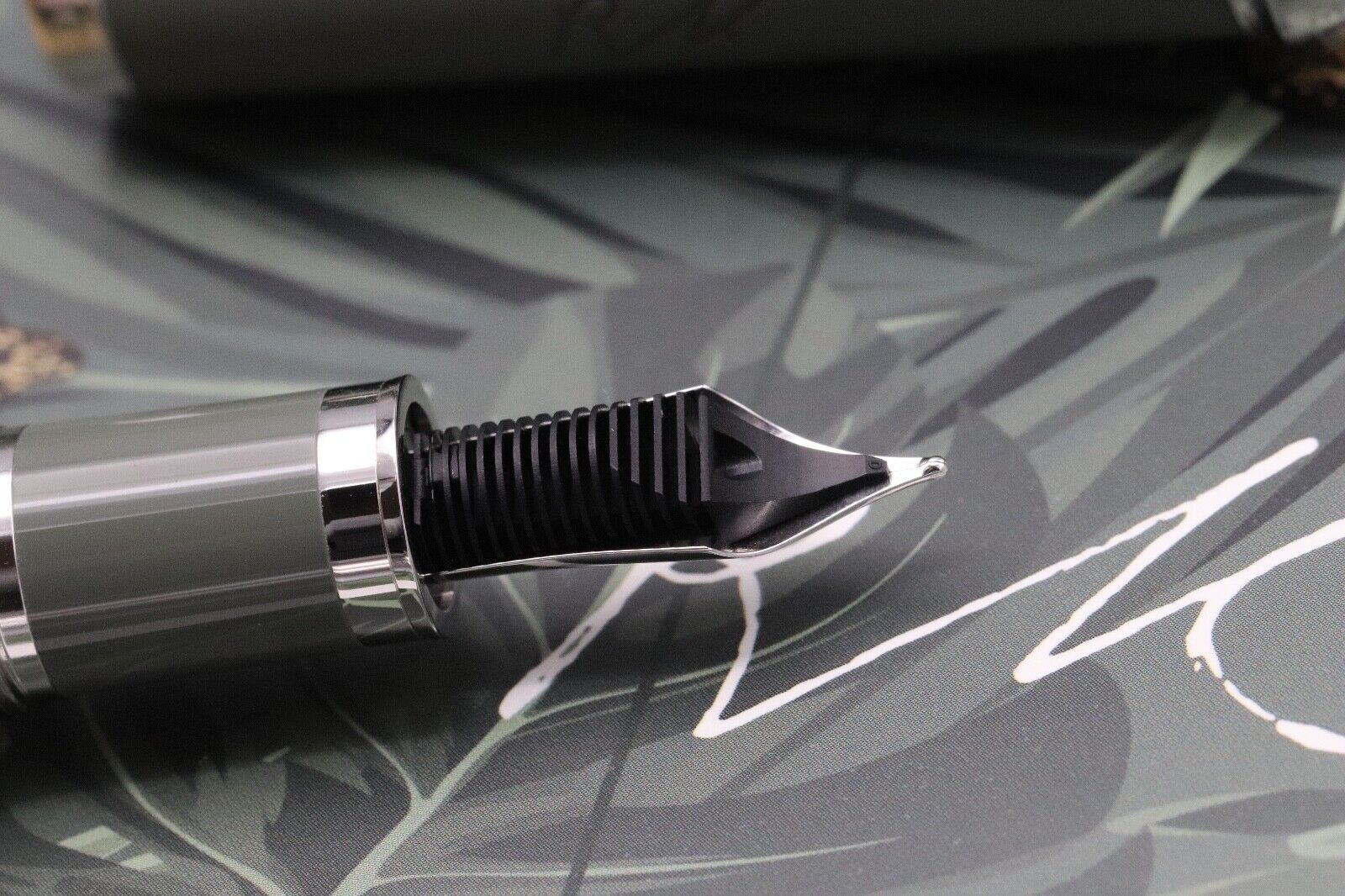 Montblanc Writers Edition Rudyard Kipling Fountain Pen – UNUSED image 3