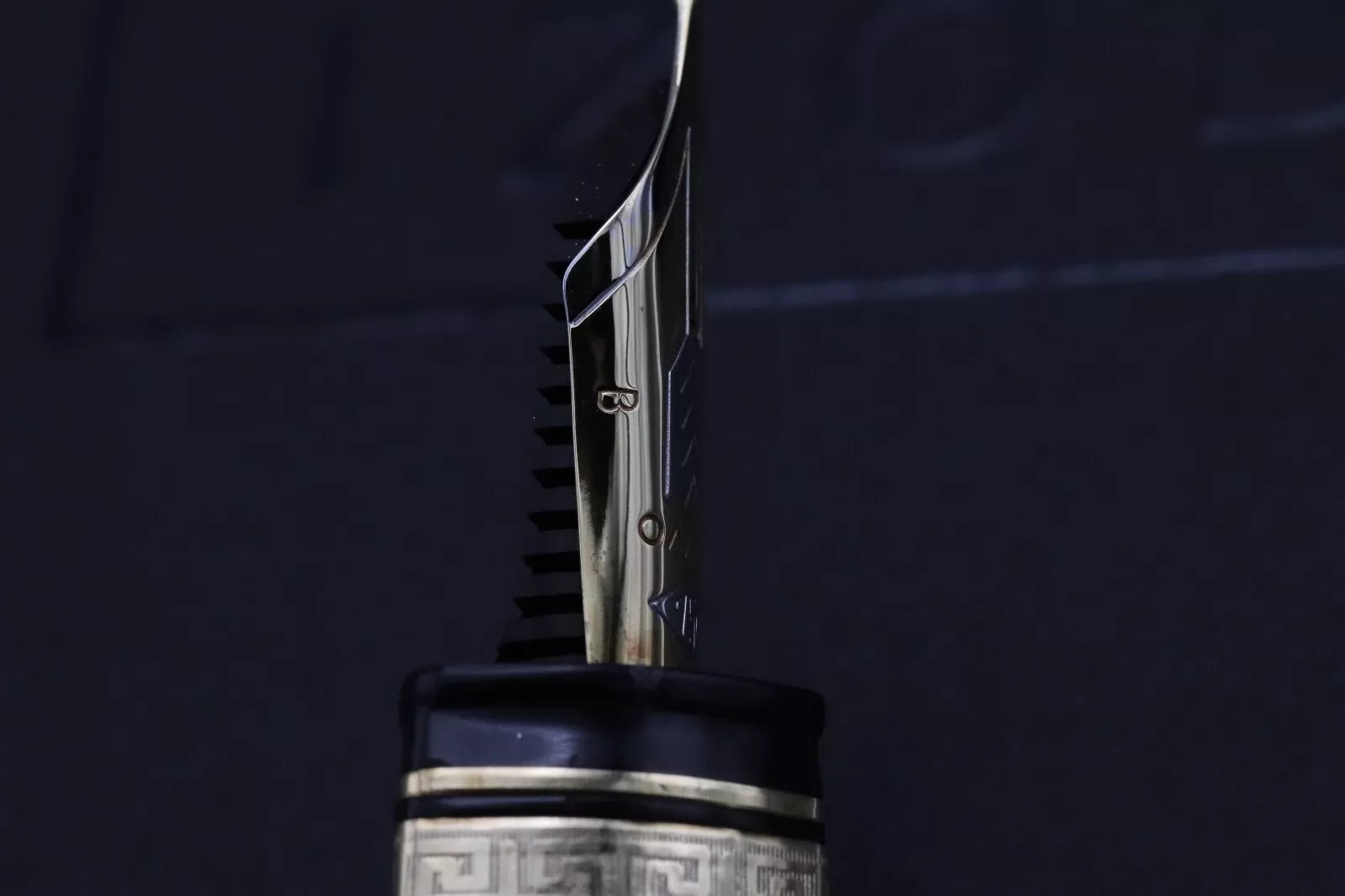 Omas 360 Magnum Black Gold Fountain Pen - Stub Sorowka Nib image 5