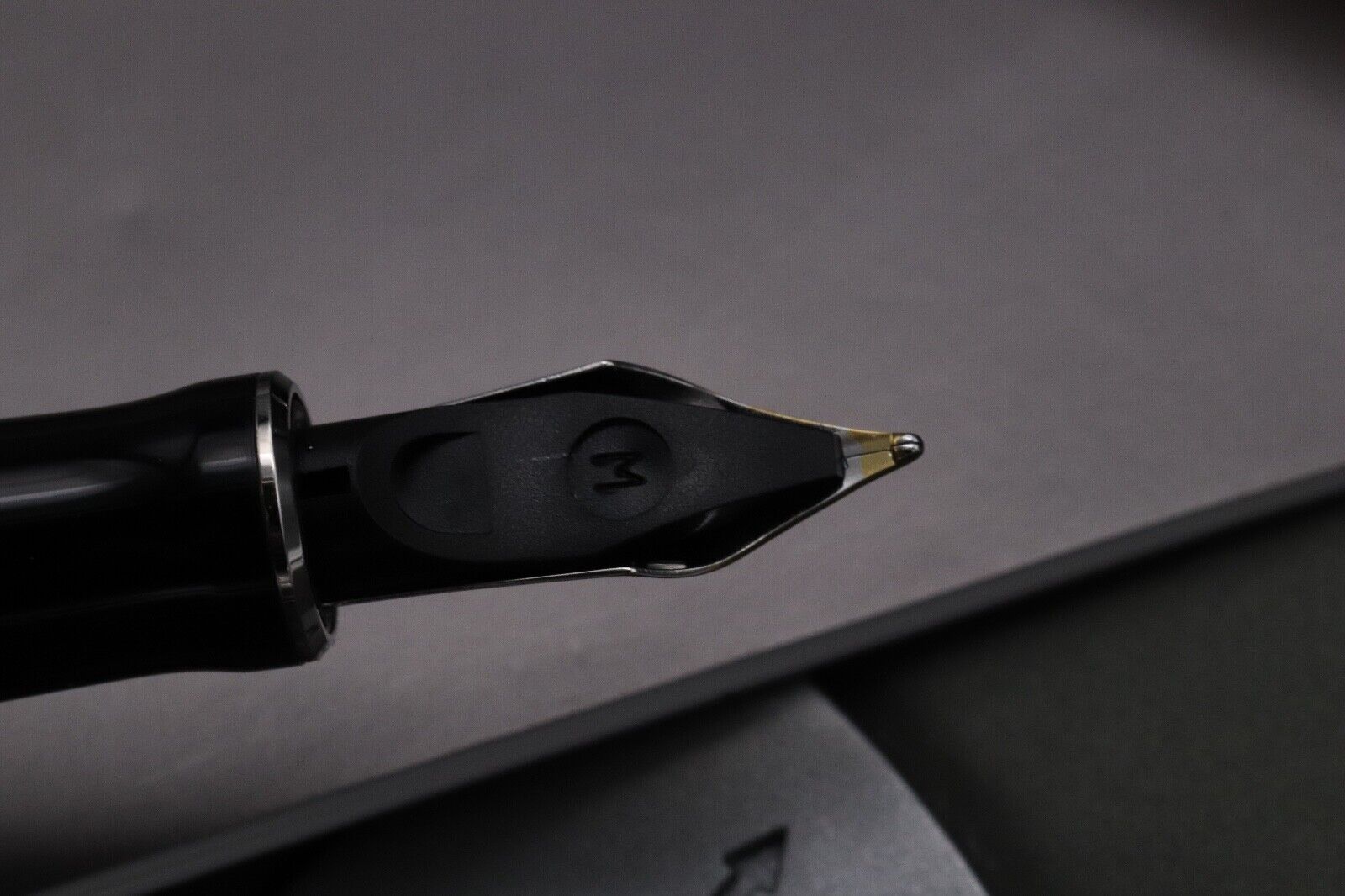 Parker Duofold Mini Black Fountain Pen image 3