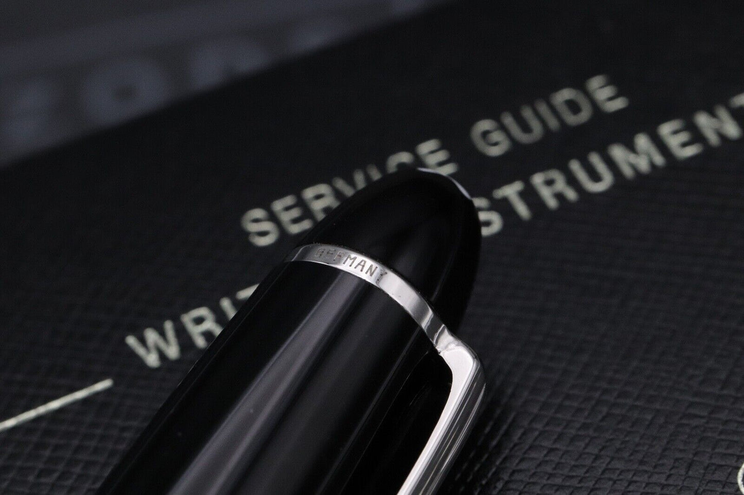 Montblanc Meisterstück 161 LeGrand Platinum-Coated Ballpoint Pen image 4