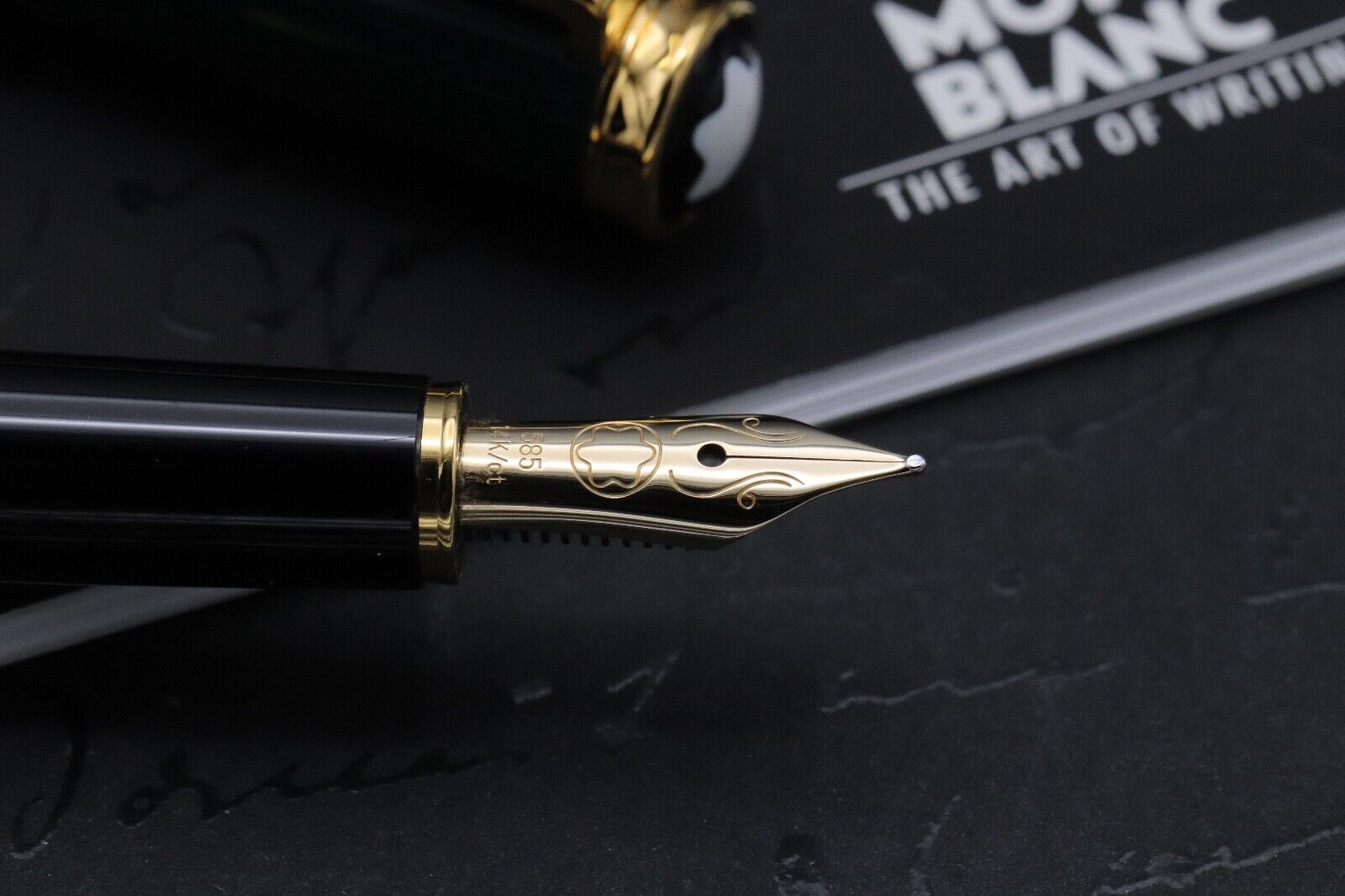 Montblanc Noblesse Oblige Green Fountain Pen - NEVER INKED image 2