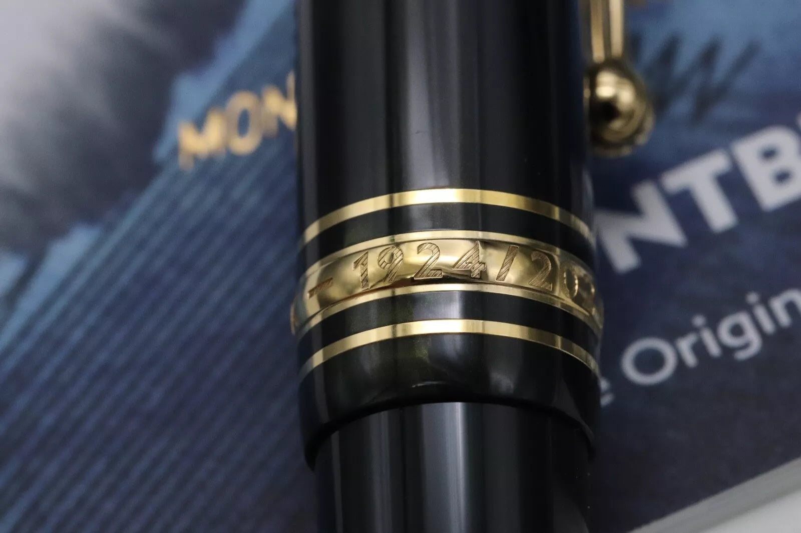 Montblanc Meisterstuck Classique Origin Collection Green Fountain Pen image 3