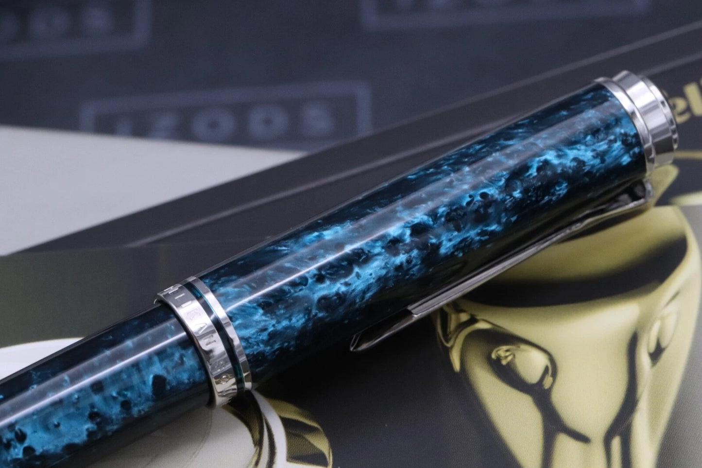 Pelikan Souveran M805 Ocean Swirl Special Edition Fountain Pen image 4