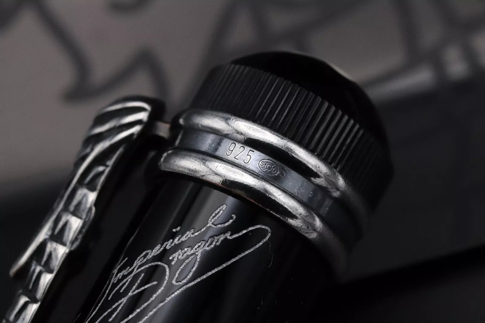 Montblanc Writers Edition Imperial Dragon Fountain Pen - NEVER INKED image 8