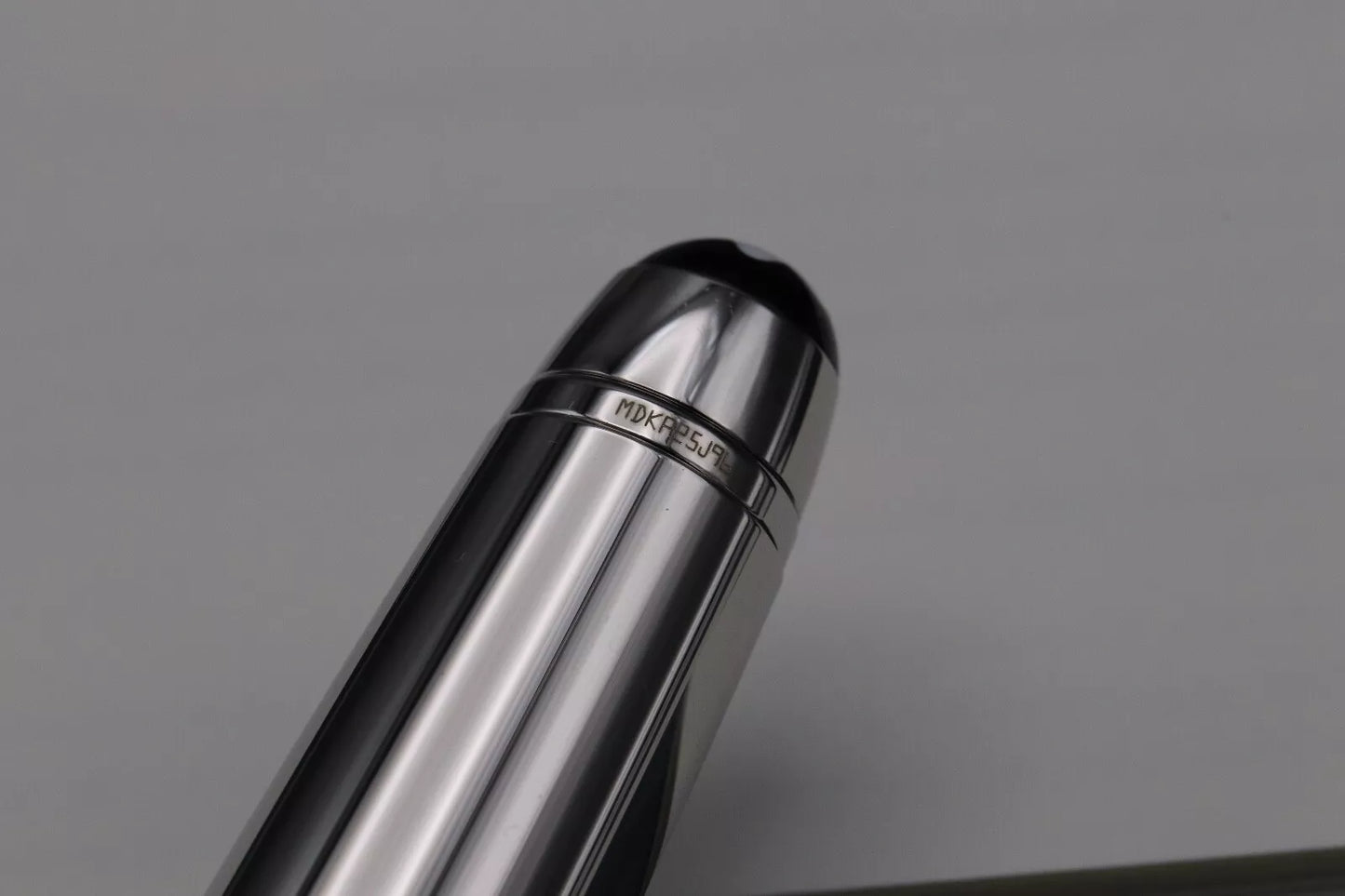 Montblanc Meisterstück Classique Blue Hour Doue Fountain Pen - DIPPED image 6