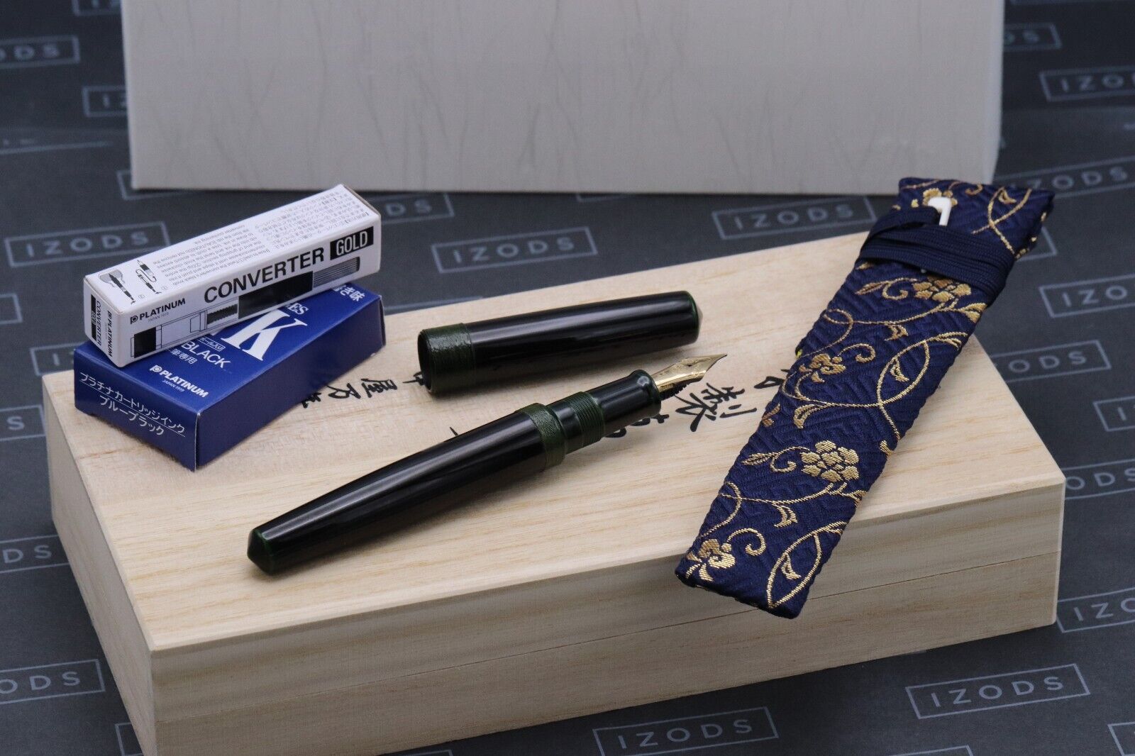 Nakaya Long Piccolo Midori-Tamenuri String Rolled Fountain Pen - UNUSED image 0