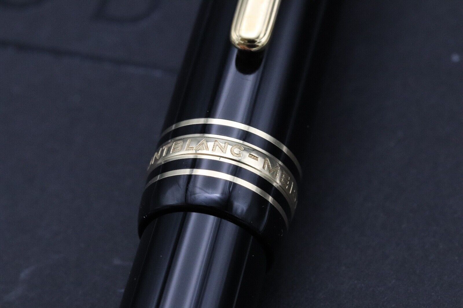 Montblanc Meisterstuck 146 LeGrand Gold Line Fountain Pen - Monotone Nib image 4