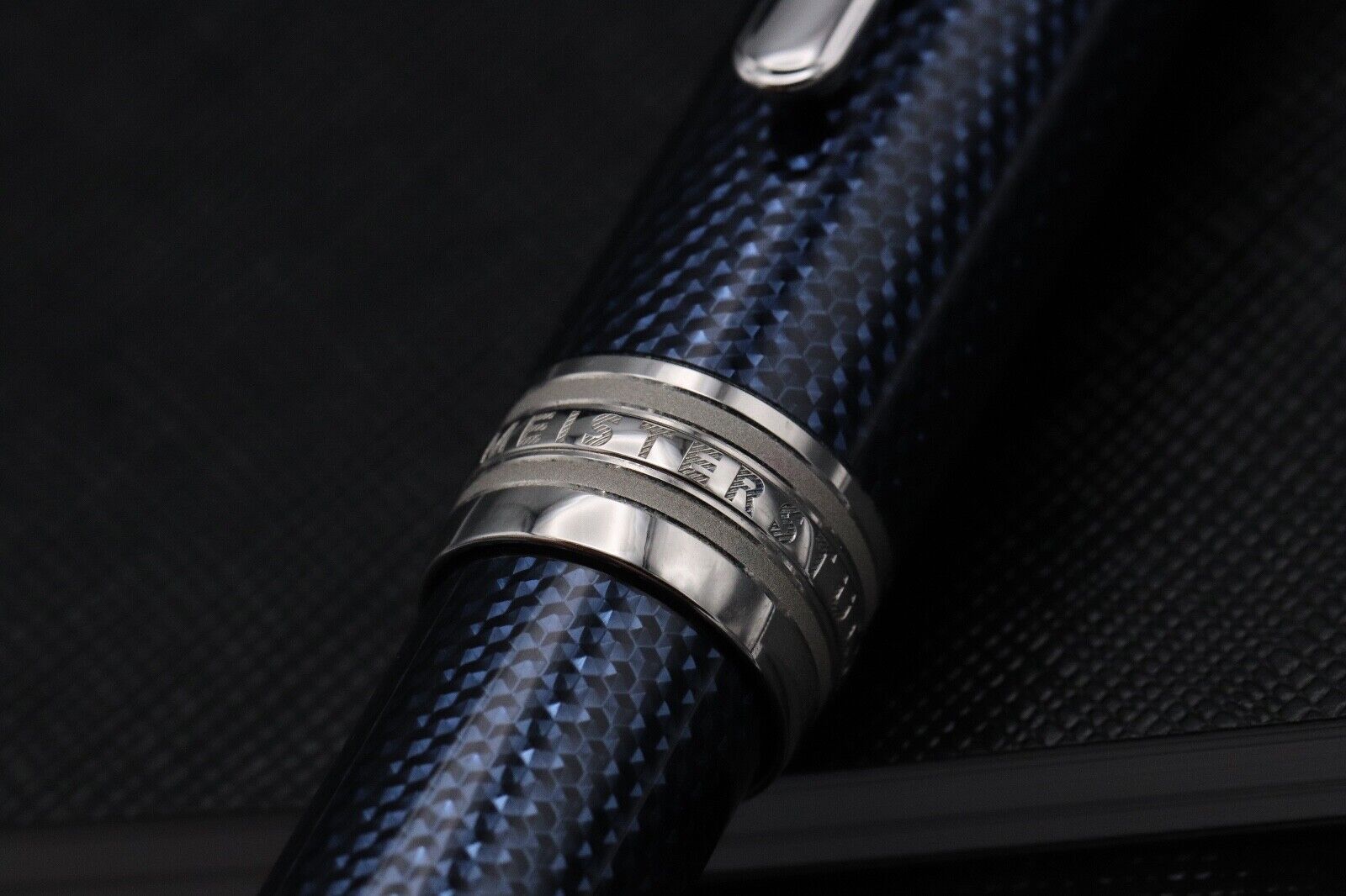 Montblanc Meisterstück LeGrand Blue Hour Fountain Pen image 4
