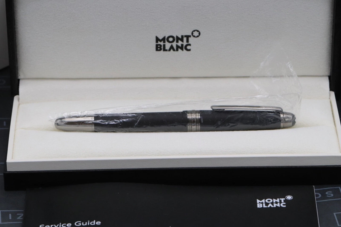Montblanc Meisterstuck Classique Ultra Black Fountain Pen image 5