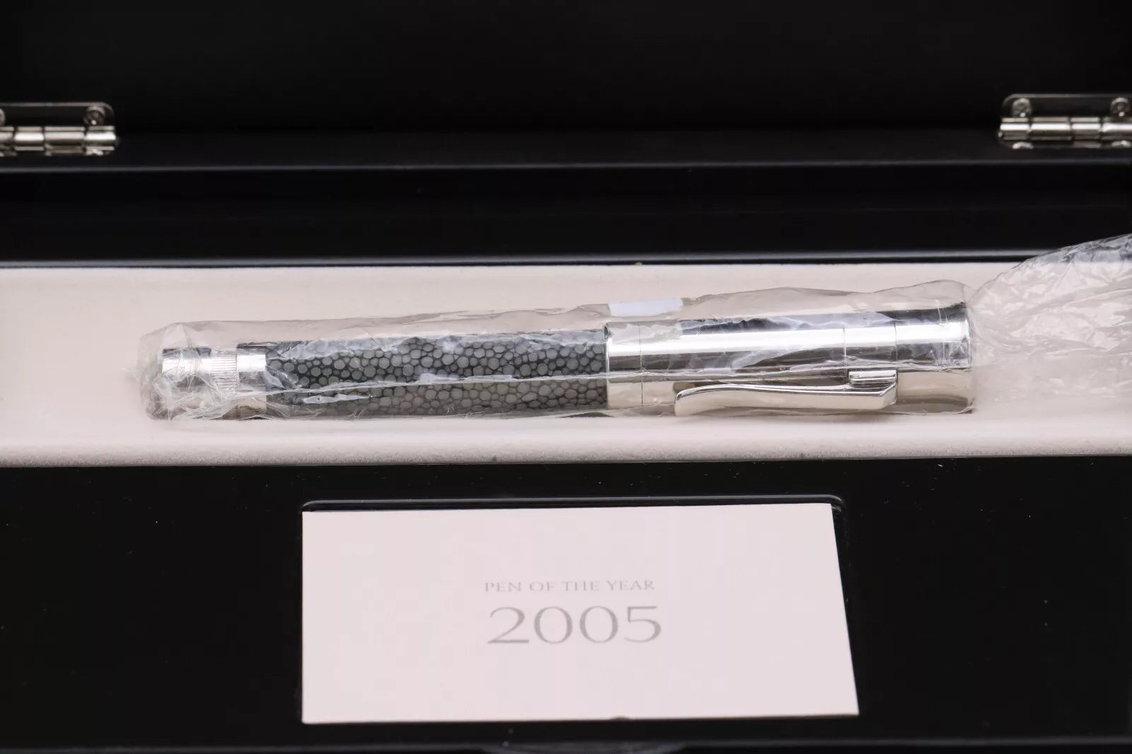 Graf von Faber-Castell Pen of the Year 2005 Galuchet Fountain Pen - UNUSED image 11