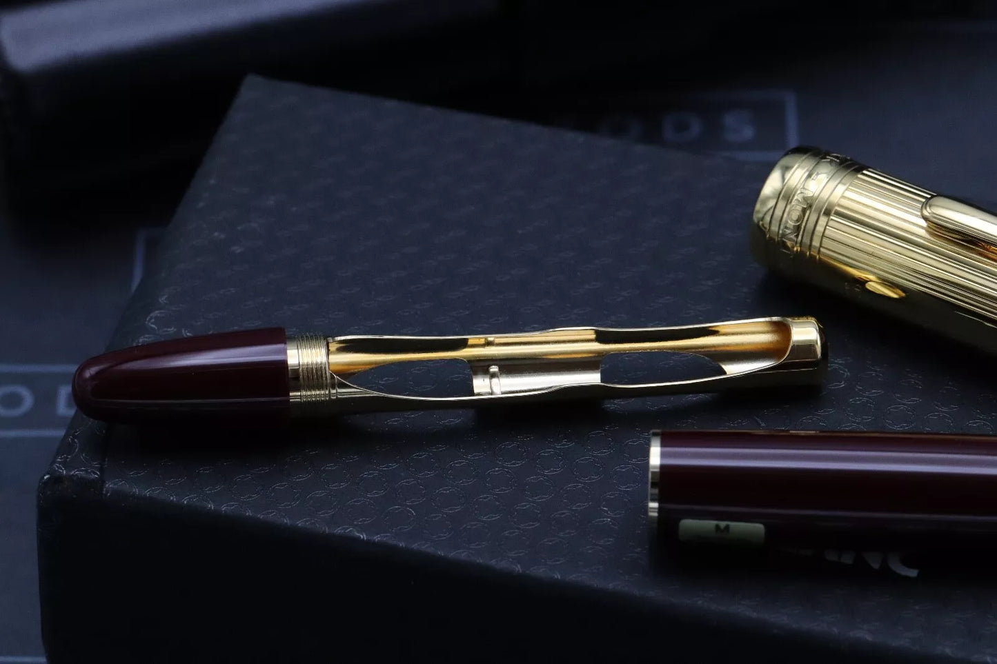 Montblanc Meisterstuck Traveller Bordeaux Vermeil Fountain Pen with Pouch image 5