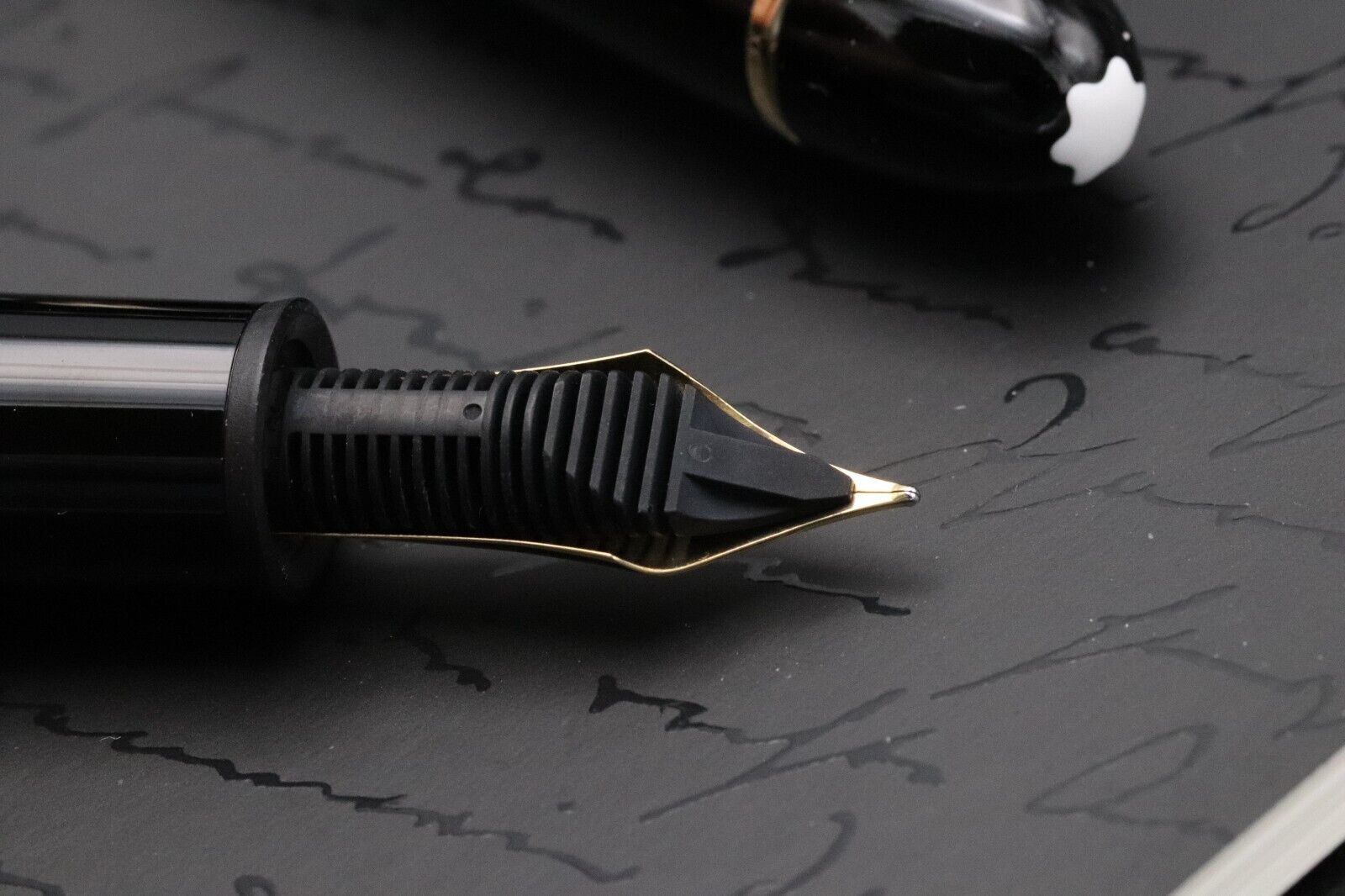 Montblanc Meisterstuck 149 Gold-Coated Fountain Pen - UNUSED - Medium Nib image 3