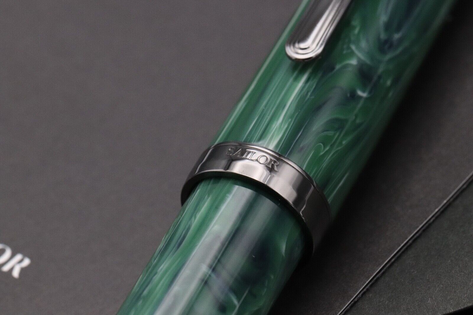 Sailor Luminous Shadow Grove Green Fountain Pen - Medium KOP Nib image 4
