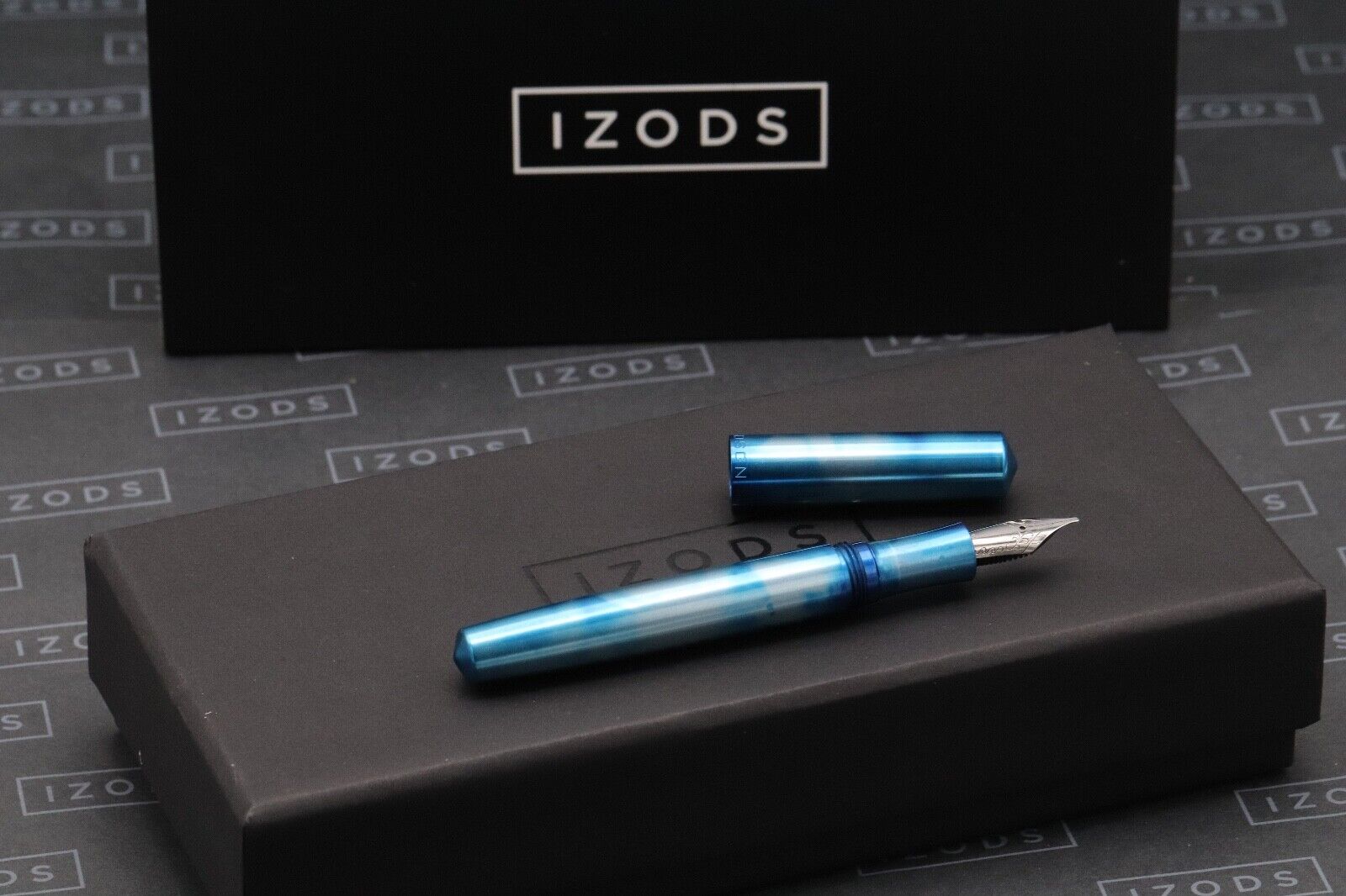 Schon DSGN Full Size Glacier Ice Fountain Pen - Stub Nib image 0