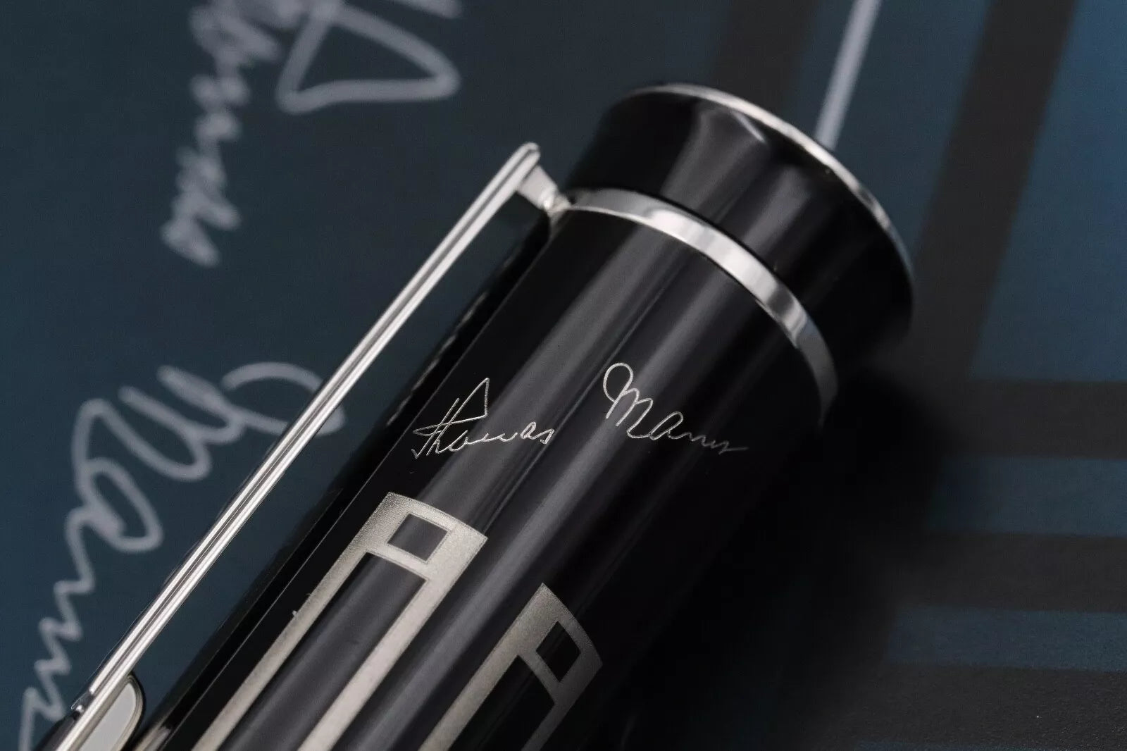 Montblanc Writers Edition Thomas Mann Fountain Pen - Fine Nib image 5