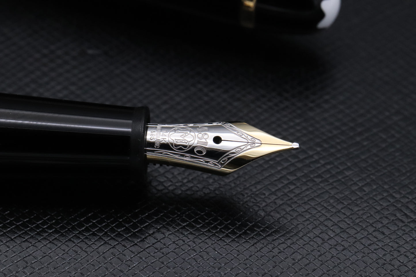 Montblanc Meisterstuck 145 Classique Gold Coated Fountain Pen - NEVER INKED