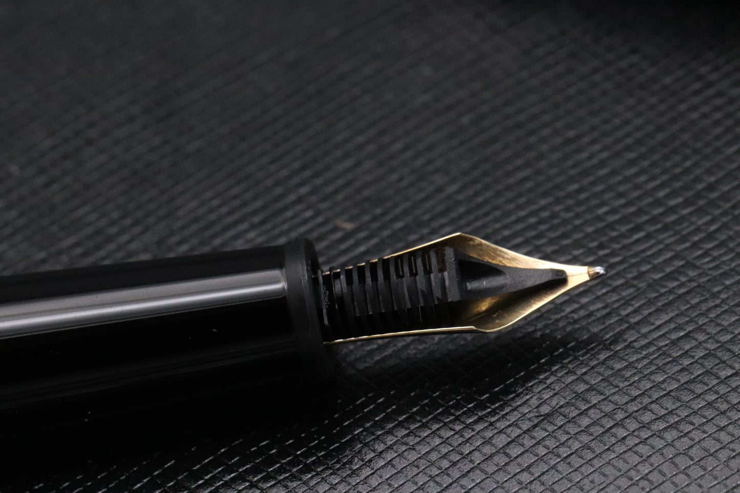 Montblanc Meisterstuck 145 Classique Gold Coated Fountain Pen - NEVER INKED
