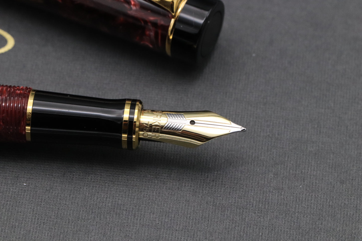 Parker Duofold International Red Marble Fountain Pen - MK1 - 1995