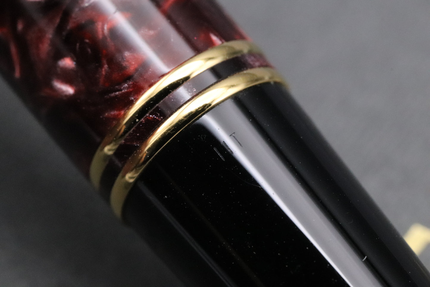 Parker Duofold International Red Marble Fountain Pen - MK1 - 1995