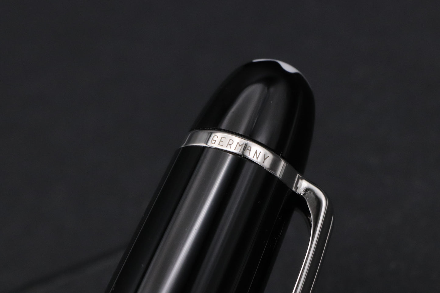 Montblanc Meisterstuck 145 Classique Platinum Coated Fountain Pen - Fine Nib
