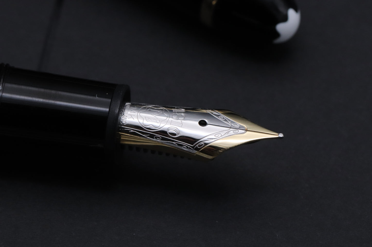 Montblanc Meisterstuck LeGrand Gold Line Fountain Pen - Fine Nib