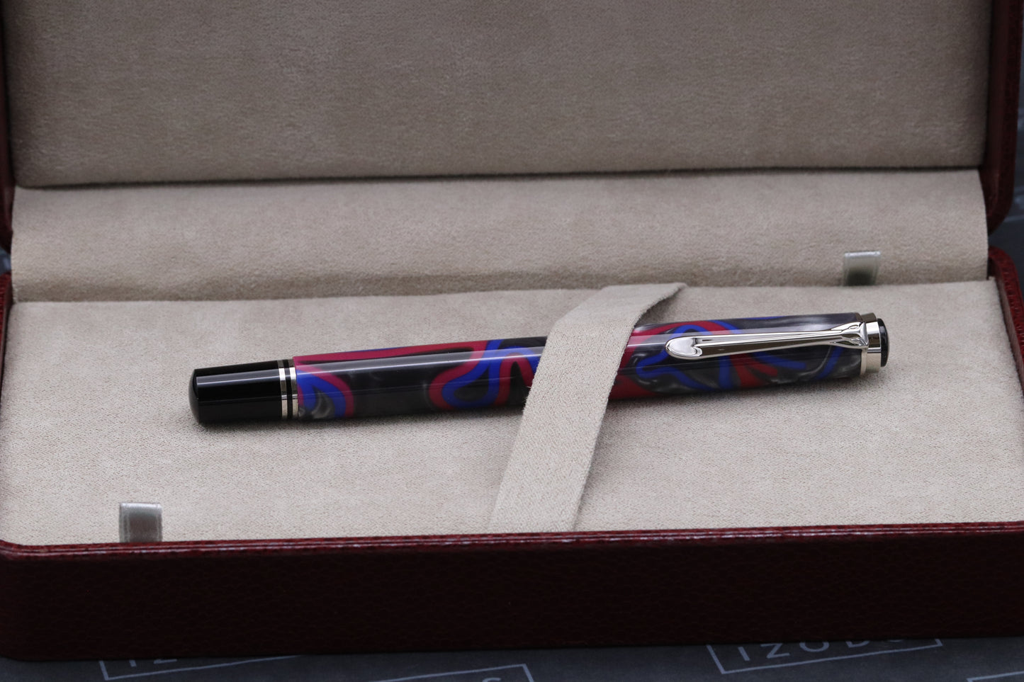 Pelikan Souveran M620 Piccadilly Circus Special Edition Fountain Pen - UNUSED