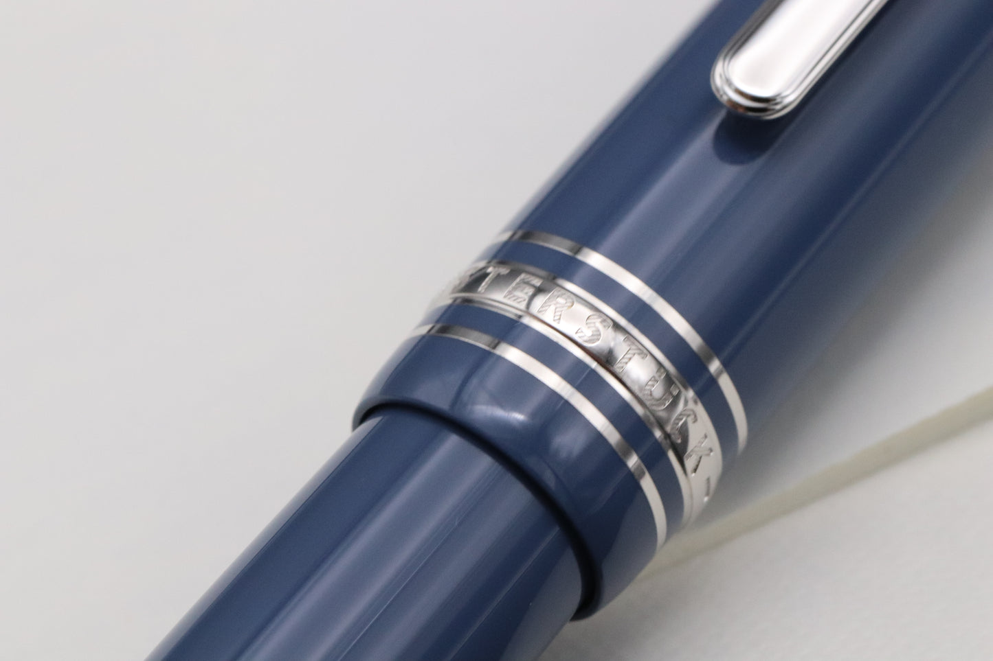 Montblanc Meisterstuck 146 LeGrand Glacier Fountain Pen and Pouch