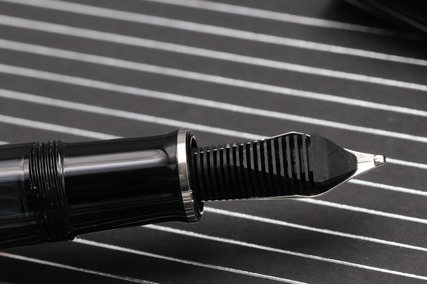 Pelikan Souveran M815 Metal Striped Fountain Pen - BB Nib