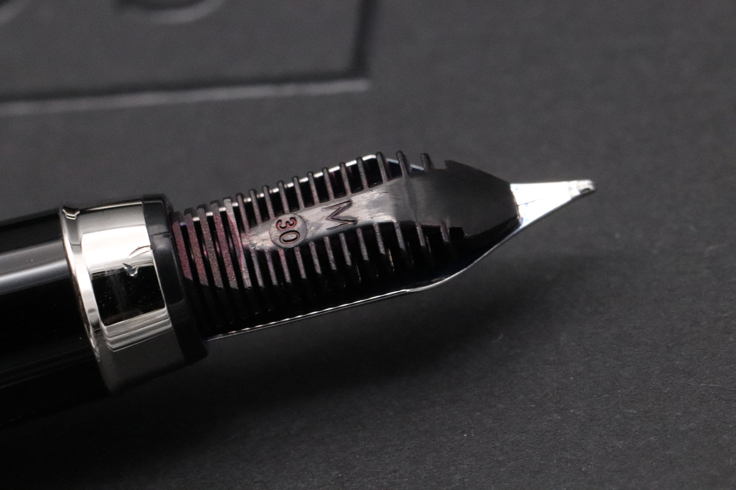 Cartier R de Cartier Circular-Grained Decor Fountain Pen