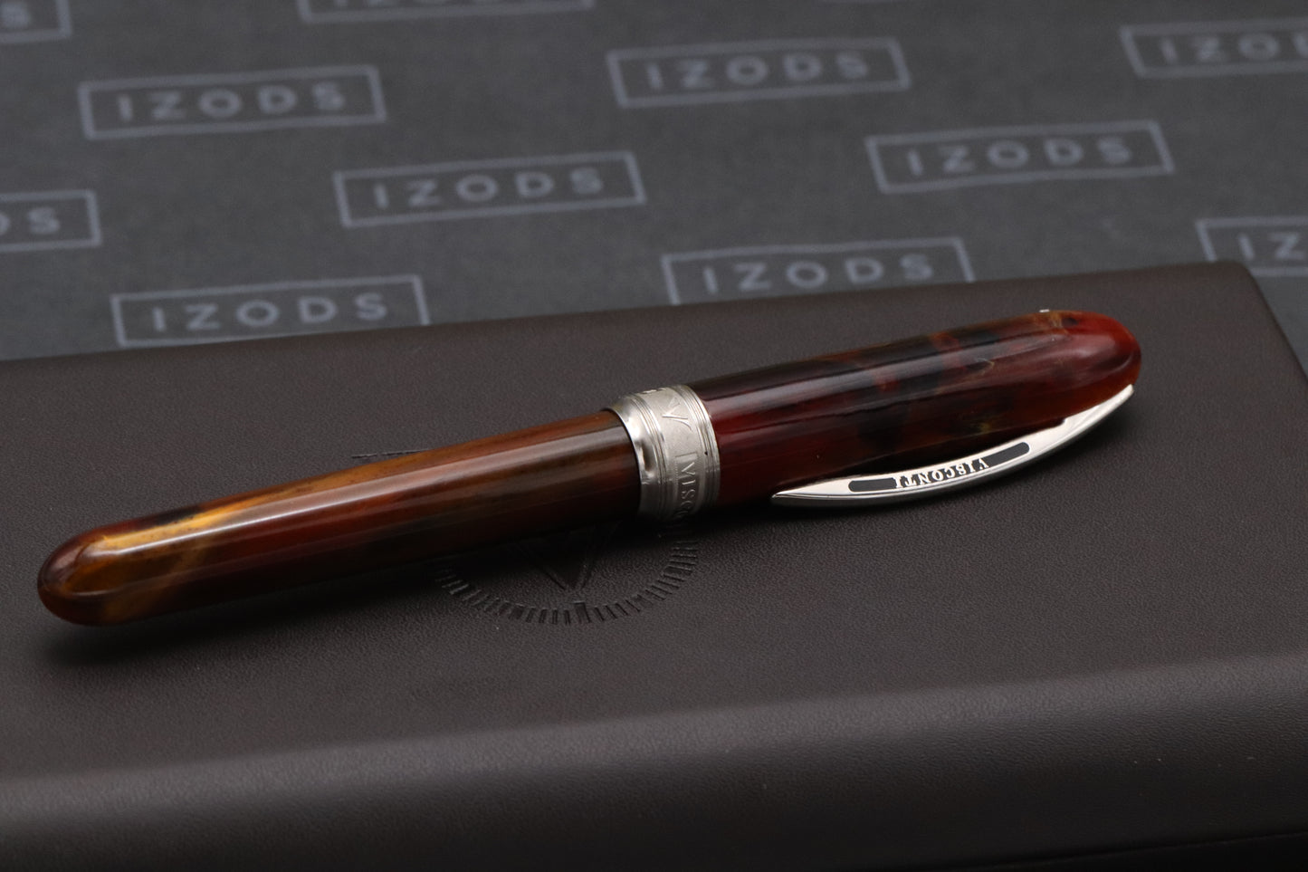 Visconti Van gogh Maxi 1st Generation Sandal Brown Fountain Pen - 14k Broad Nib
