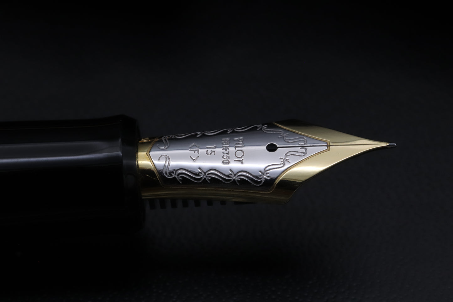 Pilot Custom Ichii no Ki Yew Wood Fountain Pen - UNUSED
