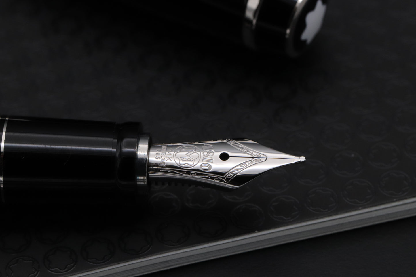 Montblanc Boheme Noir Fountain Pen - Fine Nib