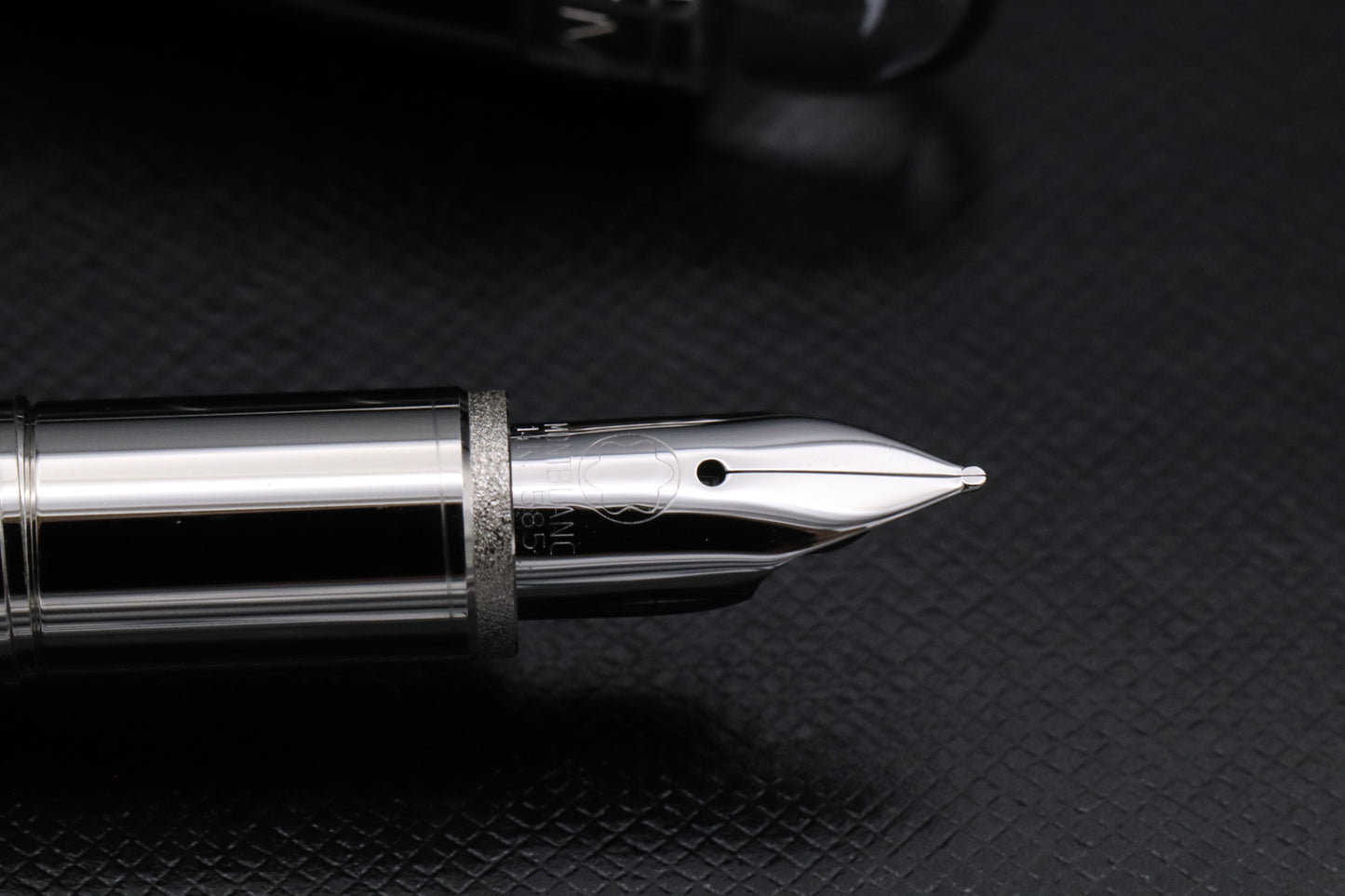 Montblanc Starwalker Rubber Platinum Fountain Pen