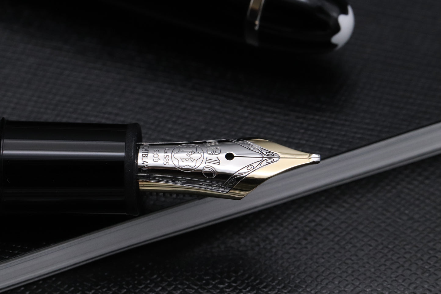Montblanc Meisterstuck 146 LeGrand Platinum-Coated Fountain Pen - Broad Nib